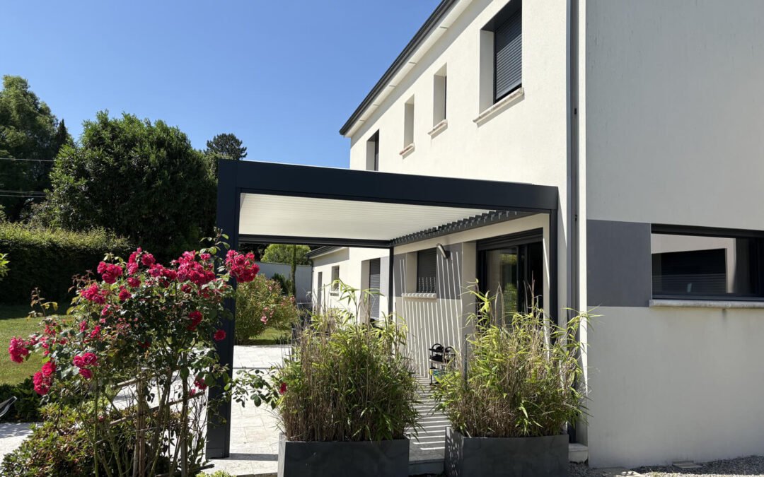 Beau pavillon avec piscine et jardin