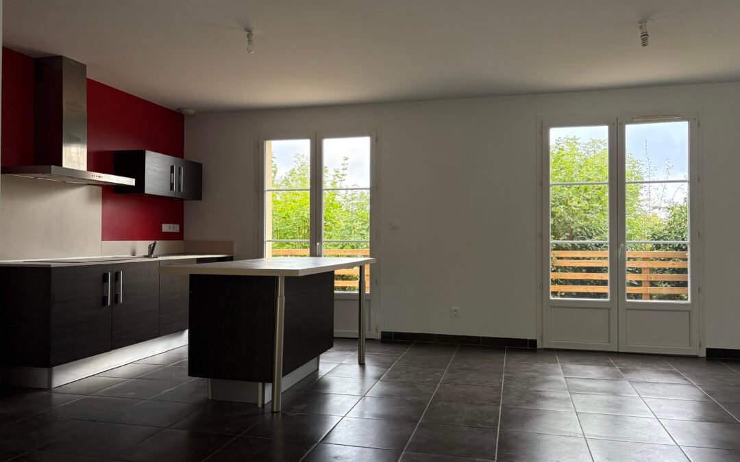 Bords de Vienne, maison 2013 avec garage et jardinet